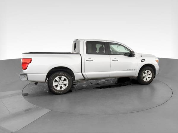 2017 Nissan Titan Crew Cab SV Pickup 4D 5 1/2 ft pickup Silver for sale in Knoxville, TN – photo 12