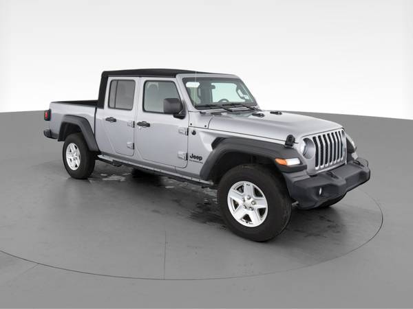 2020 Jeep Gladiator Sport Pickup 4D 5 ft pickup Silver - FINANCE -... for sale in Indianapolis, IN – photo 15