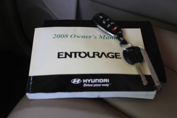 1-Owner Carfax Hyundai Entourage Limited Leather Non Smoker Owned for sale in Louisville, KY – photo 13