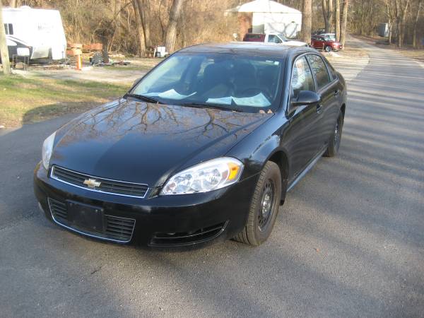 2011 CHEVY IMPALA 4 DOOR SEDAN - cars & trucks - by owner - vehicle... for sale in South Elgin, IL – photo 2