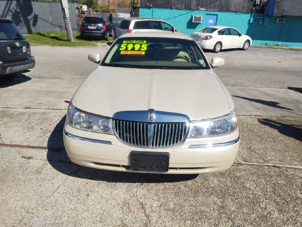 2000 Lincoln Town Car 4dr Sdn Cartier - - by dealer for sale in New Orleans, LA – photo 4