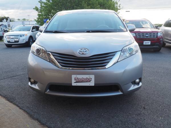 2013 Toyota Sienna XLE 7-Passenger Auto Access Seat for sale in Frederick, MD – photo 8