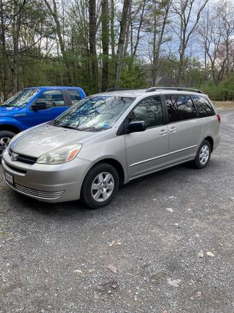 2005 Toyota Sienna LE for sale in Saugerties, NY – photo 2