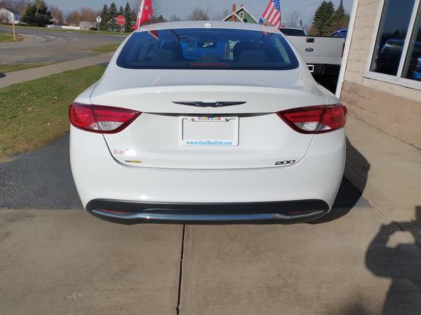 2015 Chrysler 200 Limited - - by dealer - vehicle for sale in Erie, PA – photo 5