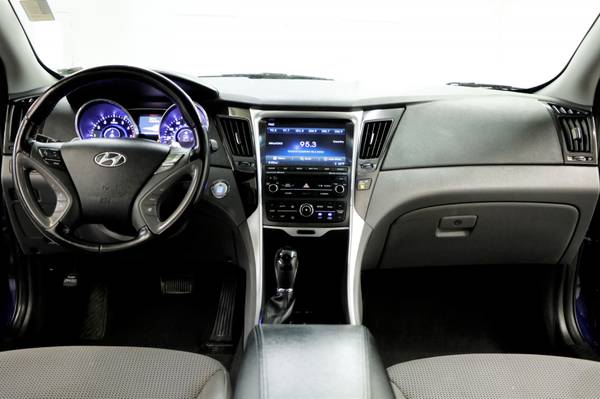 SPORTY Blue SONATA 2014 Hyundai SE Sedan NAVIGATION - SUNROOF for sale in clinton, OK – photo 6