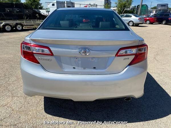 2014 Toyota Camry SE 6-Speed Automatic - cars & trucks - by dealer -... for sale in Addison, IL – photo 3