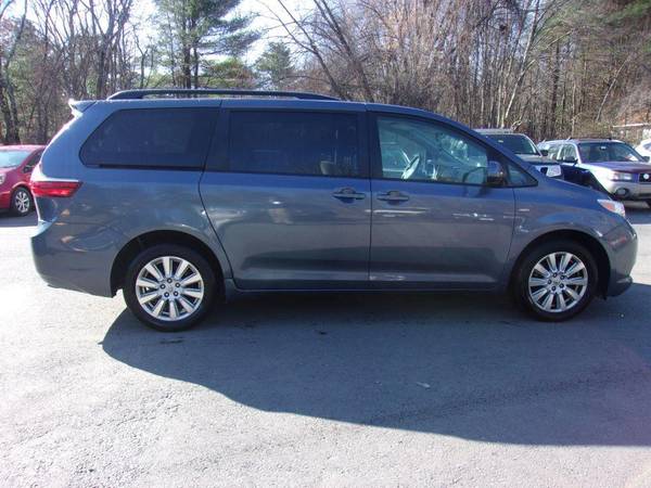 2017 Toyota Sienna LE 7 Passenger AWD 4dr Mini Van WE CAN FINANCE... for sale in Londonderry, NH – photo 3
