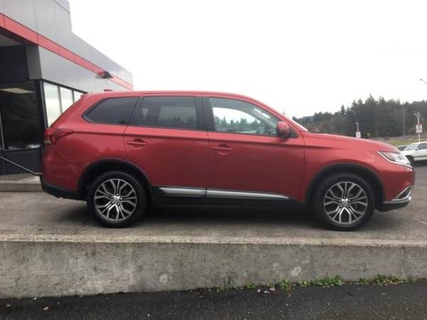 2018 Mitsubishi Outlander 4x4 4WD SE S-AWC SUV - cars & trucks - by... for sale in Vancouver, OR – photo 9
