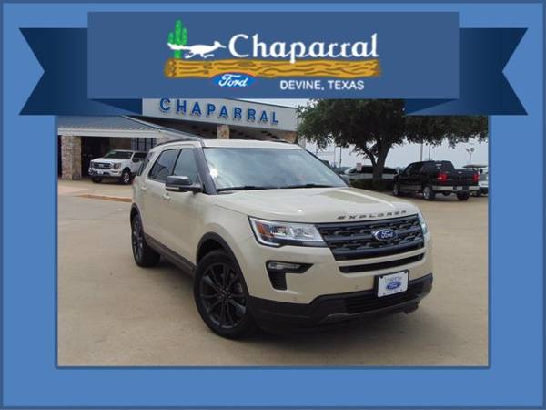 2018 Ford Explorer XLT ( Mileage: 26, 656! - - by for sale in Devine, TX – photo 2