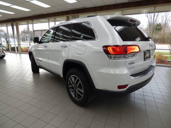 2020 Jeep Grand Cherokee Limited Holiday Special - cars & trucks -... for sale in Burbank, IL – photo 11