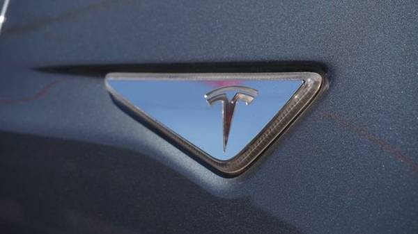 2013 Tesla Model S Sedan 4D - - by dealer - vehicle for sale in Greeley, CO – photo 9