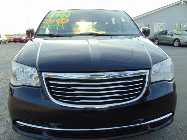 2011 CHRYSLER TOWN AND COUNTRY TOURING for sale in CHURUBUSCO, IN, IN – photo 3