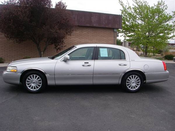 2003 Lincoln Town Car Signature - - by dealer for sale in Grand Junction, CO – photo 2