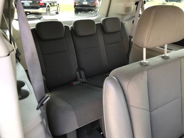 2009 *Volkswagen* *Routan* *S* - cars & trucks - by dealer - vehicle... for sale in Medina, OH – photo 24