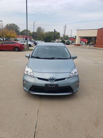2013 Toyota Prius touring - cars & trucks - by owner - vehicle... for sale in Orland Park, IL – photo 2