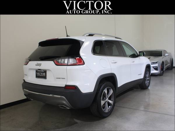 2019 Jeep Cherokee Limited 4WD - - by dealer - vehicle for sale in Batavia, IL – photo 11
