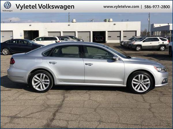 2018 Volkswagen Passat sedan 2 0T SE w/Technology Auto - Volkswagen for sale in Sterling Heights, MI – photo 2