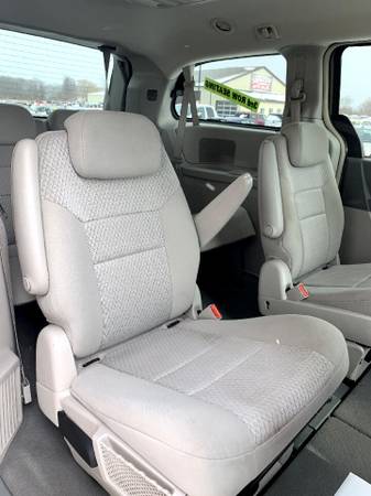 2010 Chrysler Town & Country 4dr Wgn Touring - - by for sale in Chesaning, MI – photo 17