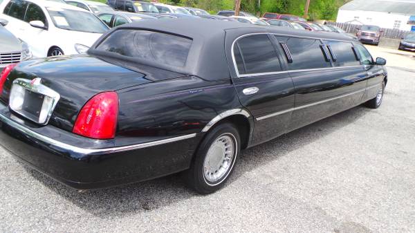 2000 Lincoln Town Car Executive Executive 4dr Sedan w/Limousine for sale in Upper Marlboro, District Of Columbia – photo 3