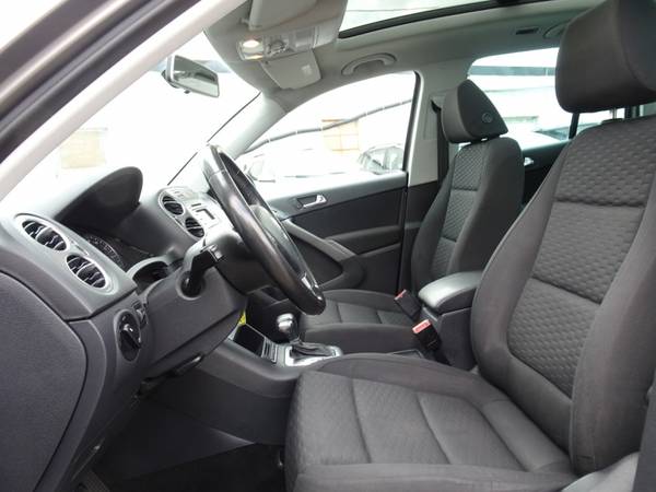 2009 Volkswagen Tiguan AWD - - by dealer - vehicle for sale in Waterloo, WI – photo 11