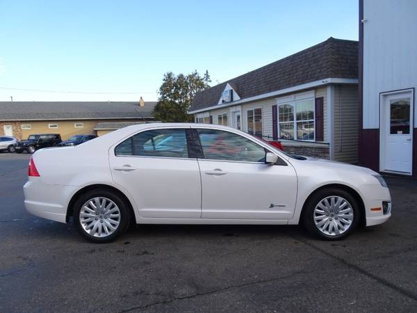 2011 Ford Fusion Hybrid FWD - cars & trucks - by dealer - vehicle... for sale in Waterloo, WI – photo 7