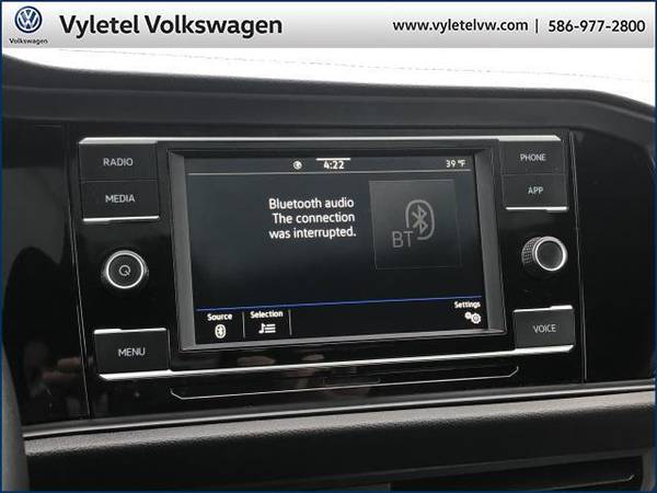 2020 Volkswagen Jetta sedan R-Line Auto w/ULEV - Volkswagen Pure for sale in Sterling Heights, MI – photo 24