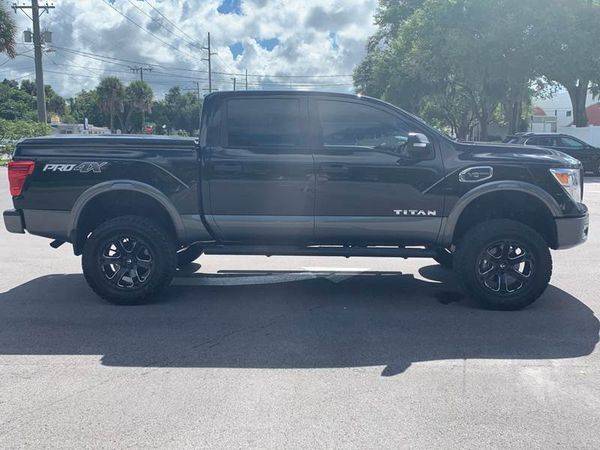 2017 Nissan Titan PRO 4X 4x4 4dr Crew Cab 100% CREDIT APPROVAL! for sale in TAMPA, FL – photo 4