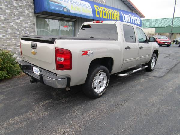 2009 CHEVY SILVERADO 1500 LT CREWCAB 4X4 - ONE OWNER, CLEAN, NICE!! for sale in Appleton, WI – photo 3