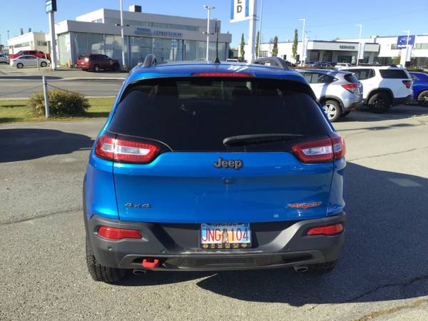 2018 Jeep Cherokee Trailhawk - - by dealer - vehicle for sale in Anchorage, AK – photo 4