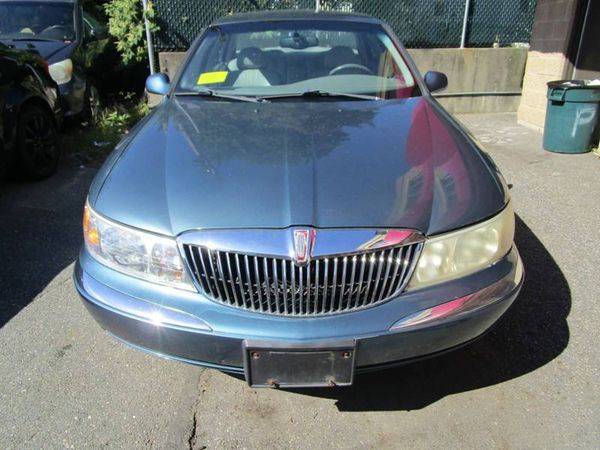 2001 Lincoln Continental Base 4dr Sedan - EASY FINANCING! for sale in Waltham, MA – photo 2