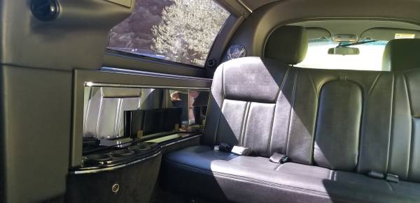 2011 Lincoln Town Car Limousine - cars & trucks - by owner - vehicle... for sale in Waterbury, CT – photo 8