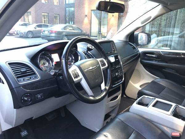 2016 Chrysler Town & Country LWB Touring w/STO-N-GO/ONLY 109k MILE for sale in Gresham, OR – photo 9