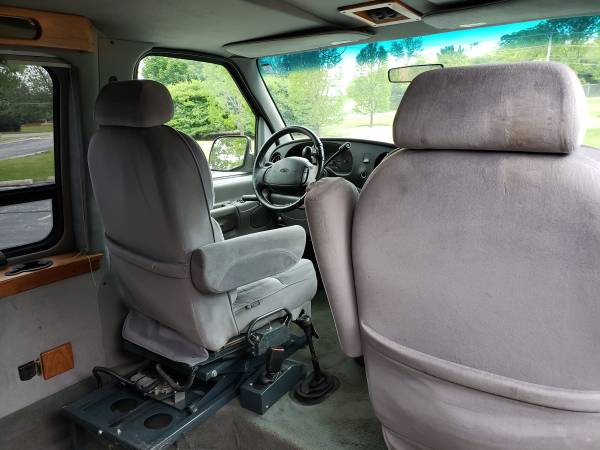 2001 FORD E250 QUIGLEY CONVERSION 4x4 HANDICAP WHEELCHAIR ACCESSIBLE for sale in SKOKIE, WI – photo 19