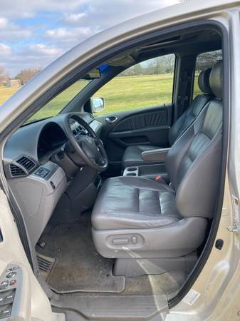 2008 Honda Odyssey EX L DVD AND THIRD ROW 187k miles - cars & trucks... for sale in Tipp City, OH – photo 3