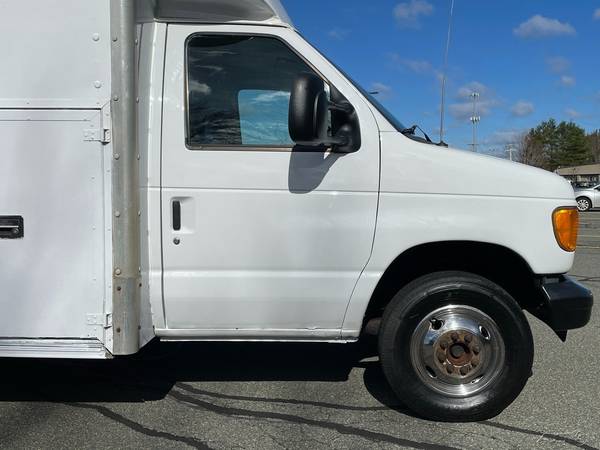 2003 Ford E-350 E350 XL 12ft Hi Cube Walk In Utility Van Gas for sale in south jersey, NJ – photo 9