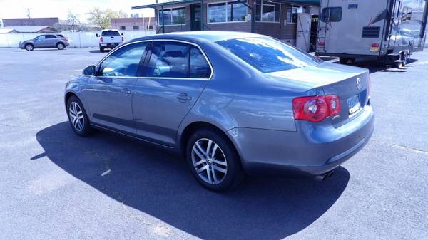 2005 Volkswagen Jetta - - by dealer - vehicle for sale in Medford, OR – photo 3