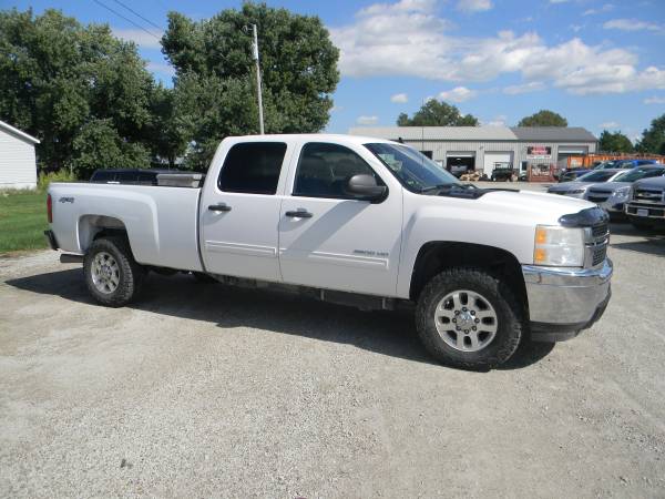 2011 Chevy 2500 HD duramax 6.6L diesel clean title crew cab 4x4 for sale in libertyville, IA – photo 5
