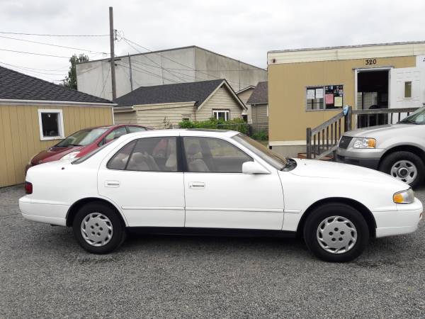 1995 Toyota Camry *gas saver* - cars & trucks - by dealer - vehicle... for sale in Renton, WA – photo 4