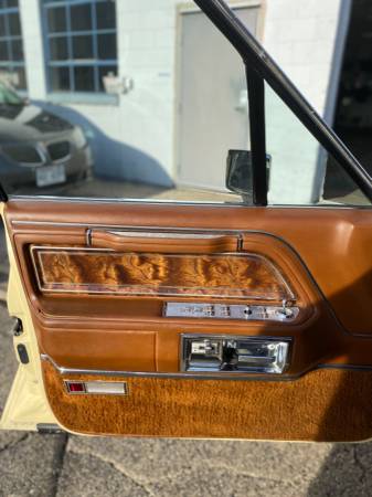 1981 Lincoln Towncar - cars & trucks - by owner - vehicle automotive... for sale in STURGEON BAY, WI – photo 15