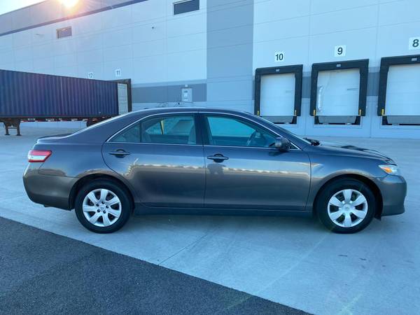 2011 Toyota Camry CLEAN - cars & trucks - by owner - vehicle... for sale in Lake Bluff, IL – photo 4