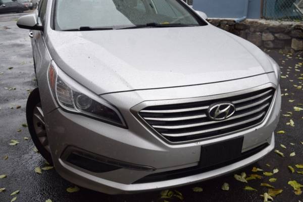 *2015* *Hyundai* *Sonata* *SE 4dr Sedan* - cars & trucks - by dealer... for sale in Paterson, PA – photo 2