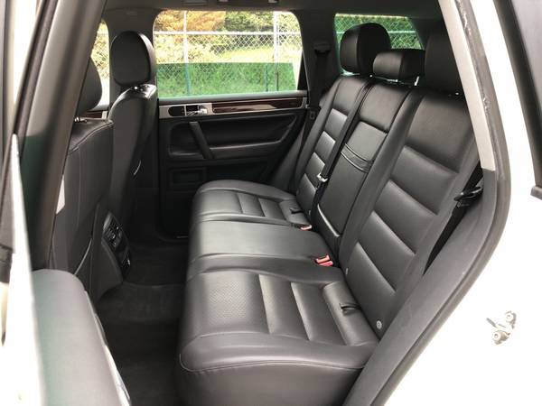 Volkswagen Diesel Touareg TDI SUV AWD 4x4 Leather Carfax Certified ! for sale in Charlottesville, VA – photo 13