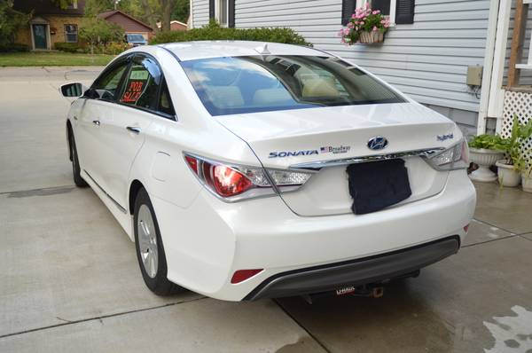 Hyundai Sonata Hybrid 2015 - cars & trucks - by owner - vehicle... for sale in Green Bay, WI – photo 2