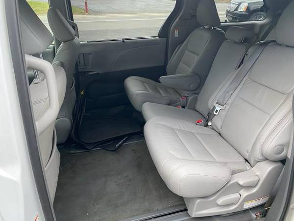 2017 Toyota Sienna XLE Auto Access Seat FWD 7-Passenger (Natl) -... for sale in Scranton, PA – photo 7
