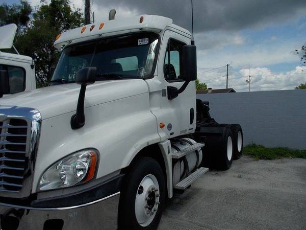2012 Freightliner Cascadia - cars & trucks - by dealer - vehicle... for sale in Plant City, FL – photo 2