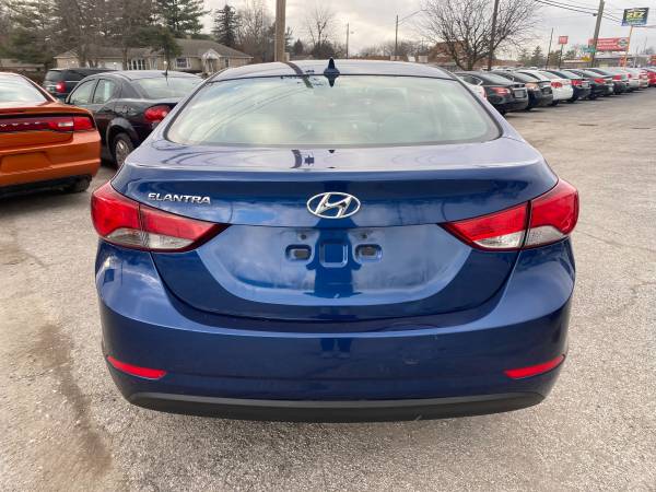 2015 HYUNDAI ELANTRA SE - - by dealer - vehicle for sale in Indianapolis, IN – photo 4