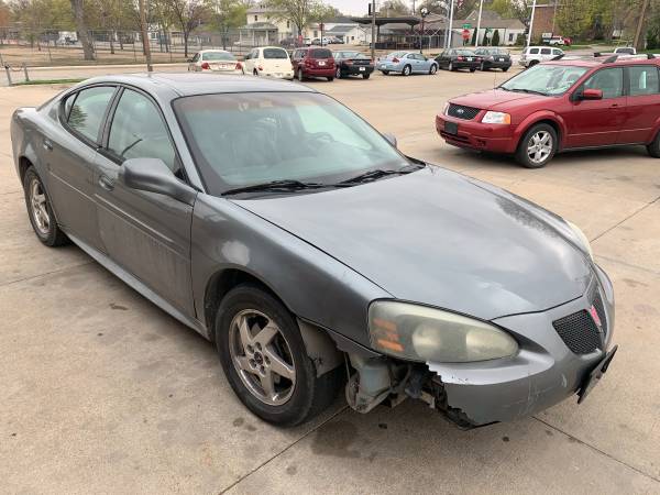 2004 Pontiac Grand Prix - - by dealer - vehicle for sale in Lincoln, NE – photo 2