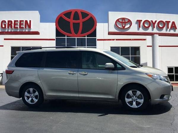 2016 Toyota Sienna LE van 05b2 - - by dealer - vehicle for sale in Springfield, IL – photo 3