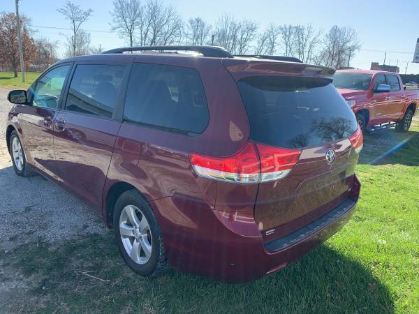 2011 Toyota Sienna LE - - by dealer - vehicle for sale in ottumwa, IA – photo 4