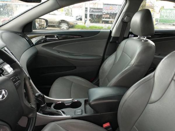 2013 Hyundai Sonata 4dr Sdn 2 4L Auto Limited PZEV 15 Sentras in for sale in Elmont, NY – photo 19